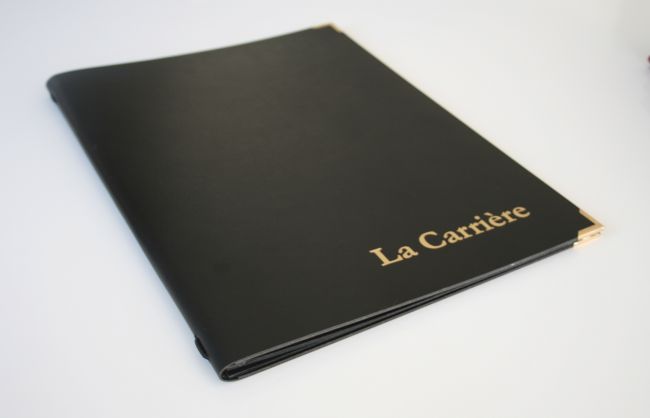 Menu de Restaurant en cuir rouge à Nice 06